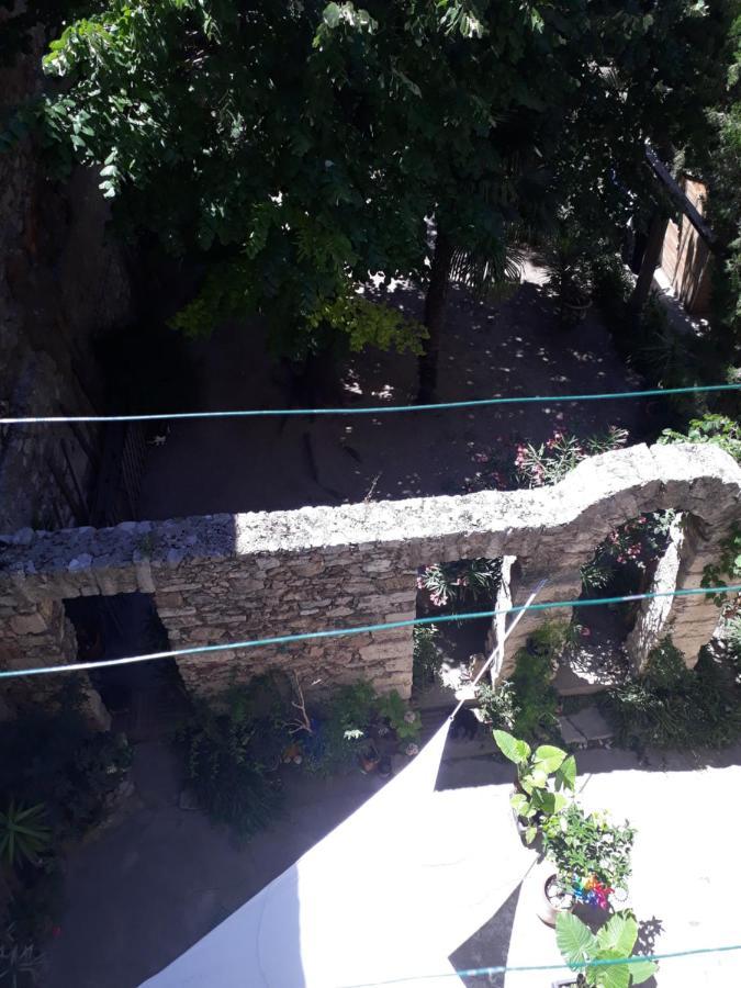 Le V Genie Verdure Et Calme A Deux Pas Des Halles De Sete Luaran gambar